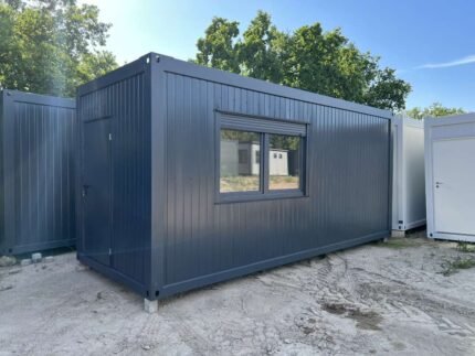 Contenedor base de estar con cocina americana, inodoro y ducha 6,00 x 2,43 m